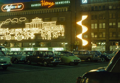 800580 Gezicht op de Jaarbeurs op het Vredenburg te Utrecht, met feestverlichting ter gelegenheid van het 125-jarig ...